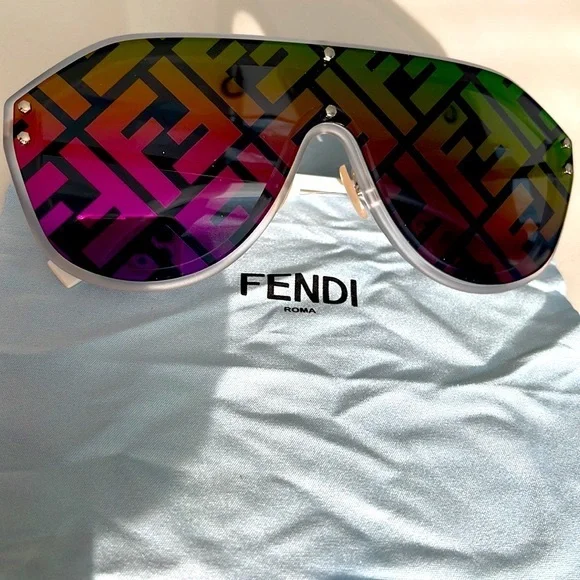 Fendi FF0039/G/S Fabulous Sunglasses Brand New, Never Worn - Picture 3 of 9
